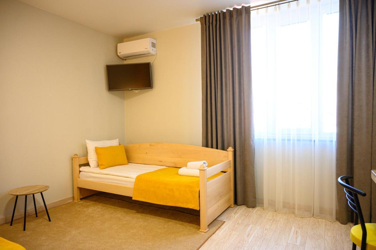 Space Apart Hotel Lutsk Bagian luar foto