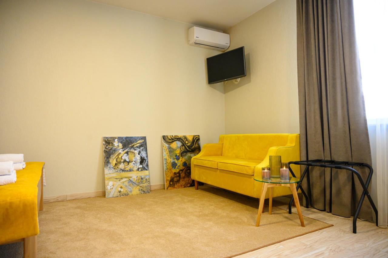 Space Apart Hotel Lutsk Bagian luar foto