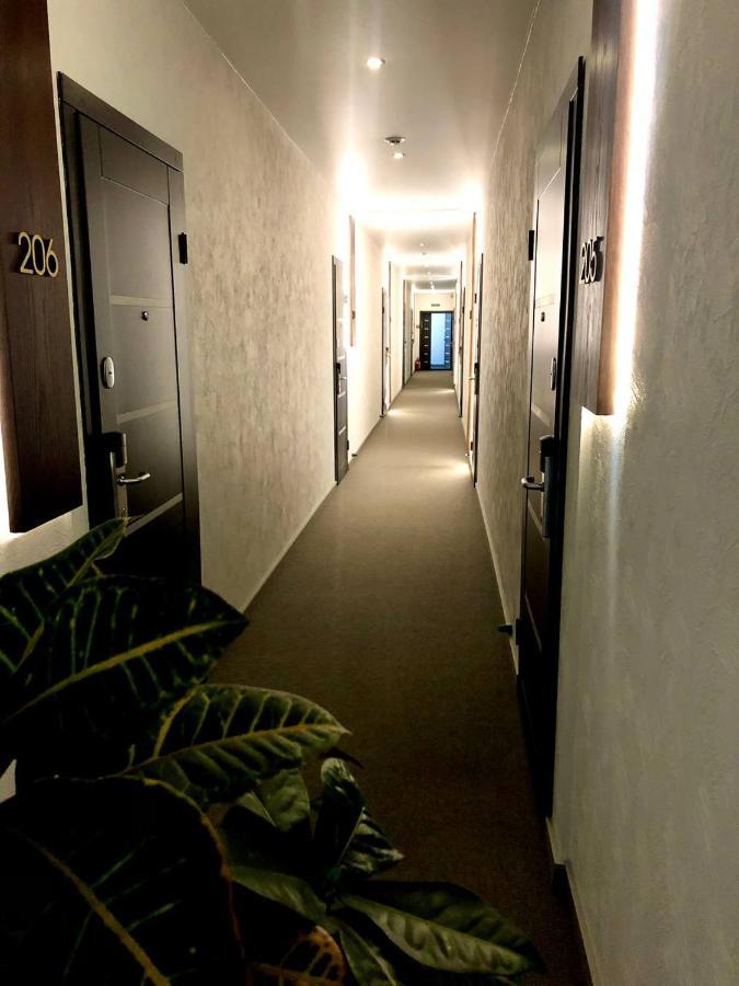 Space Apart Hotel Lutsk Bagian luar foto