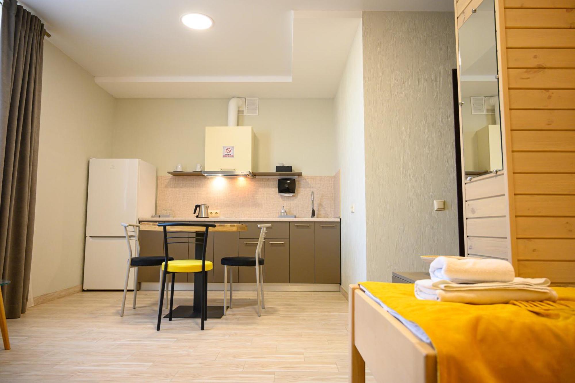Space Apart Hotel Lutsk Bagian luar foto