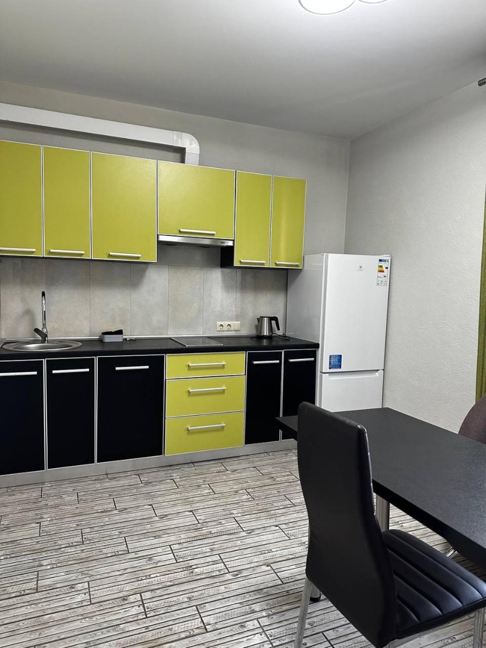 Space Apart Hotel Lutsk Ruang foto